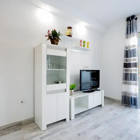 アパート 480 A Island Village With Terrace View And Wifi アデヘ